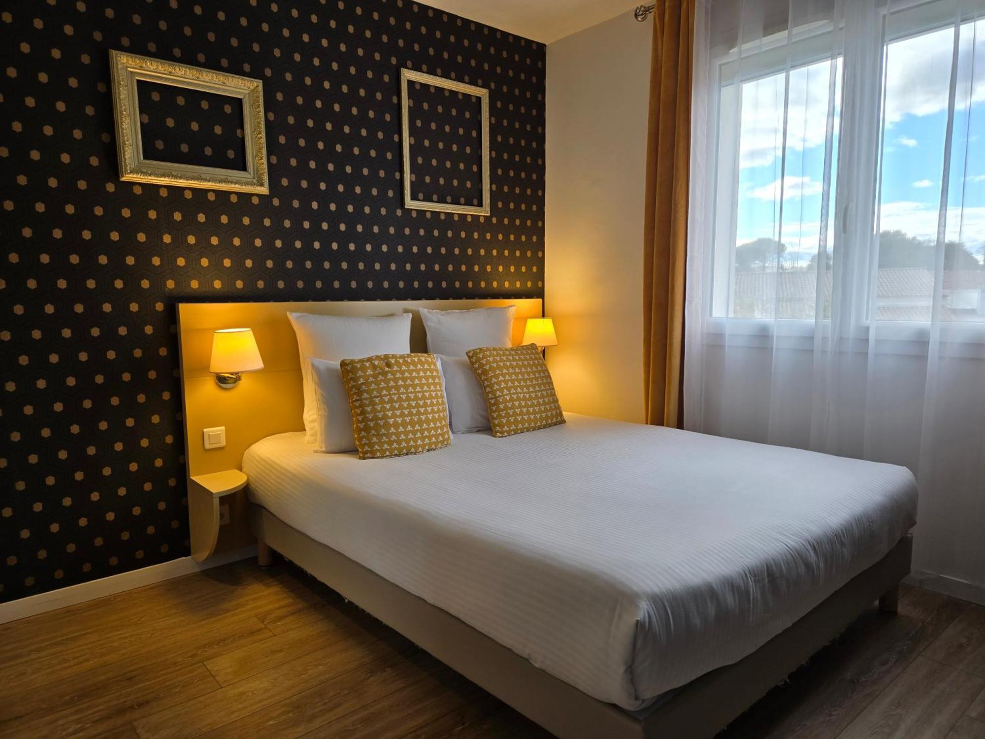 Hotel Le Saint-Genies Uzes Ngoại thất bức ảnh